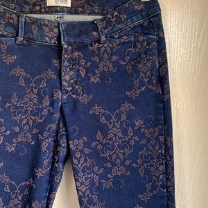 Skinny jeans with velvet flocking